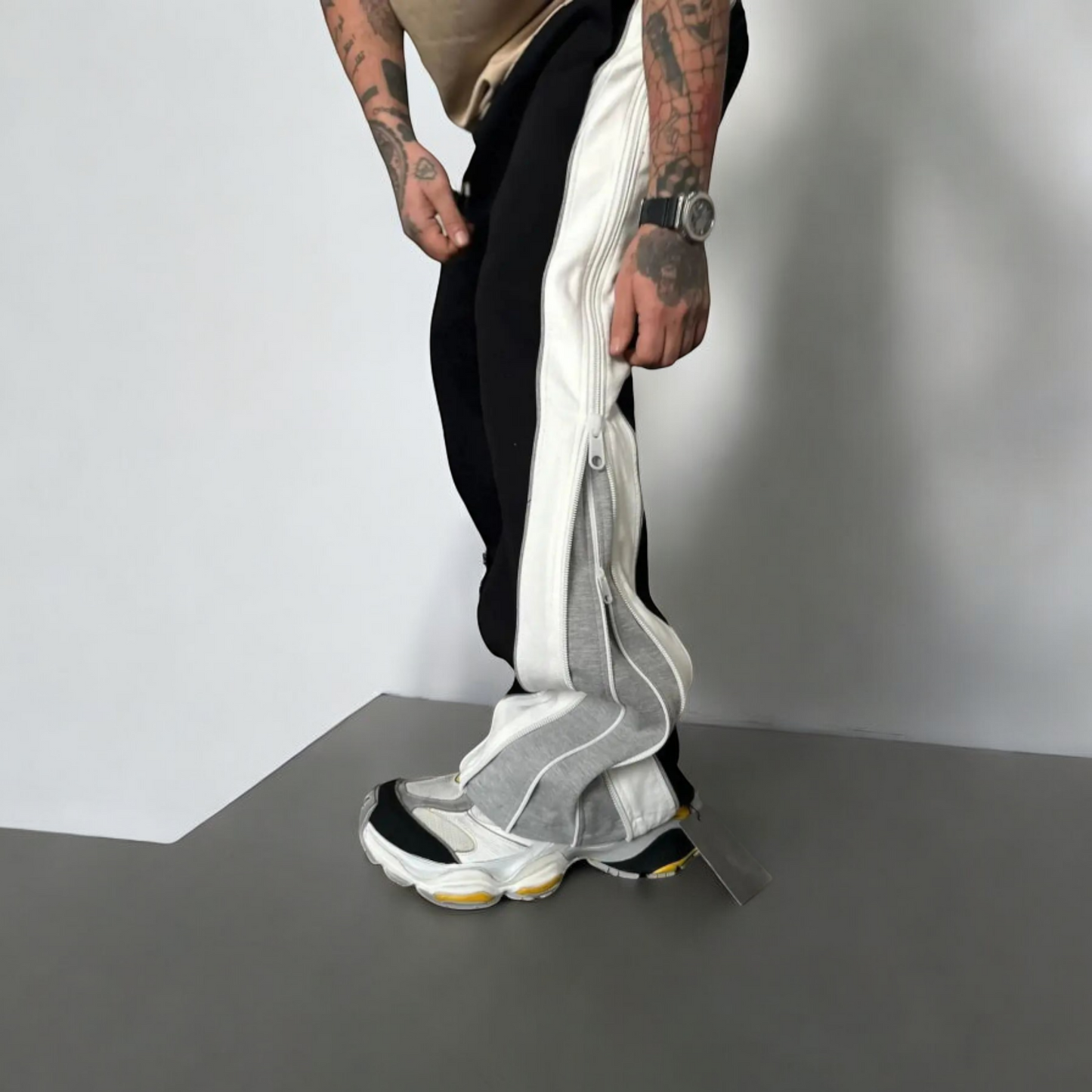 Zip Trip Baggy Track Pants – Streetwear-Ready & Stylish Fit